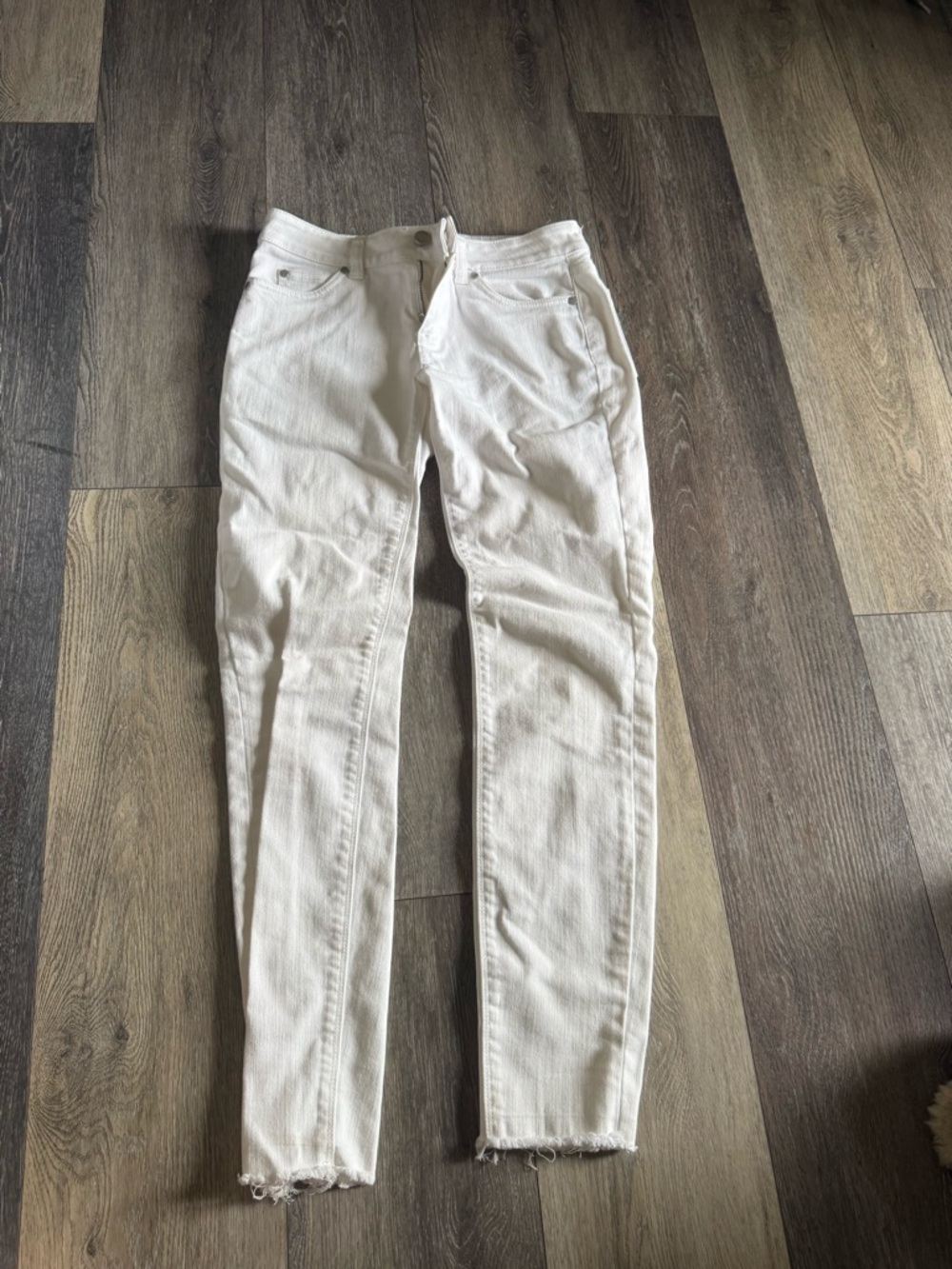 Vince Camuto Soft White Jeans with Branded Waistband
